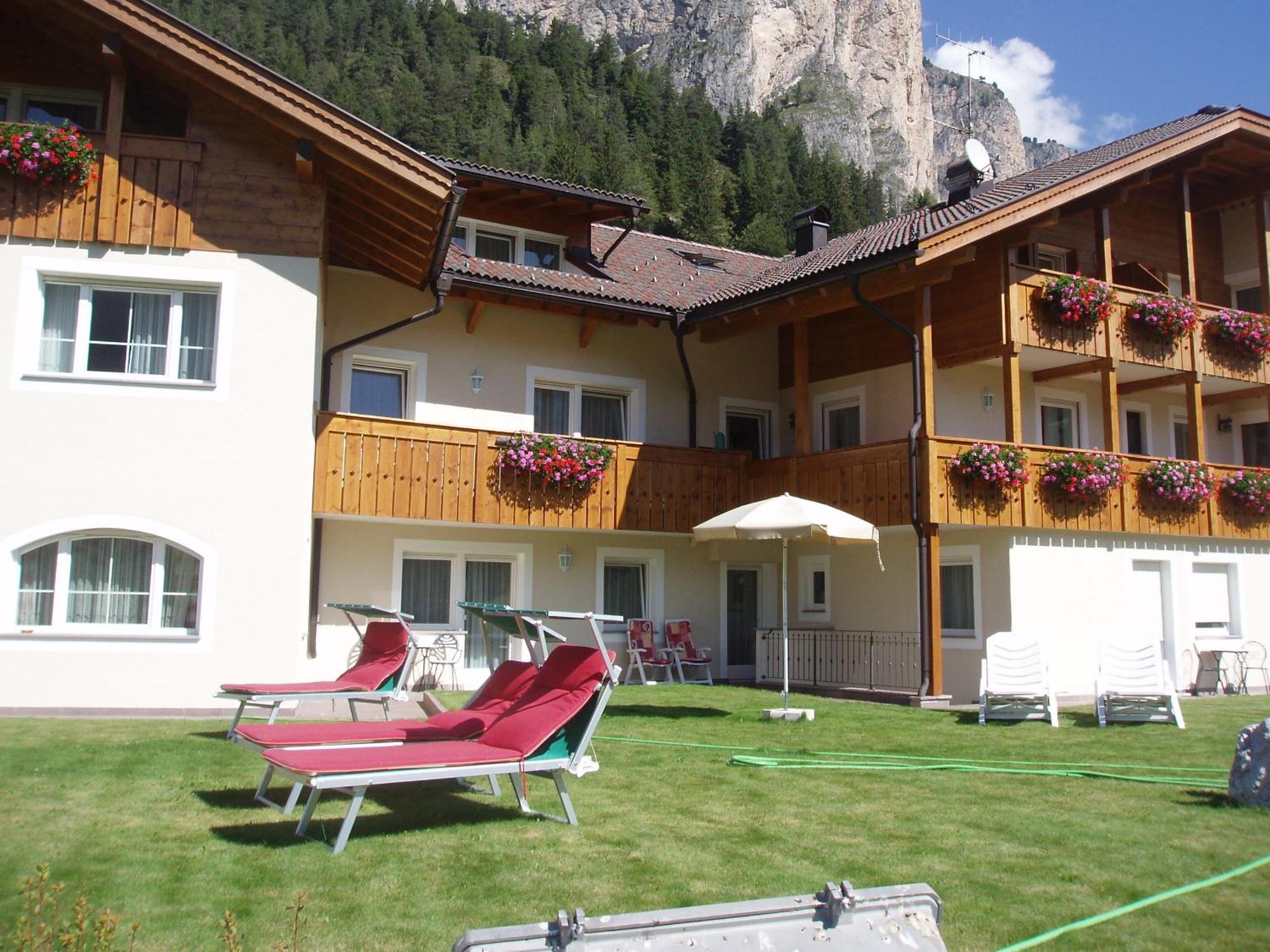 Garni La Majon Hotel Selva di Val Gardena Luaran gambar