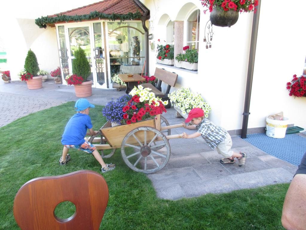 Garni La Majon Hotel Selva di Val Gardena Luaran gambar